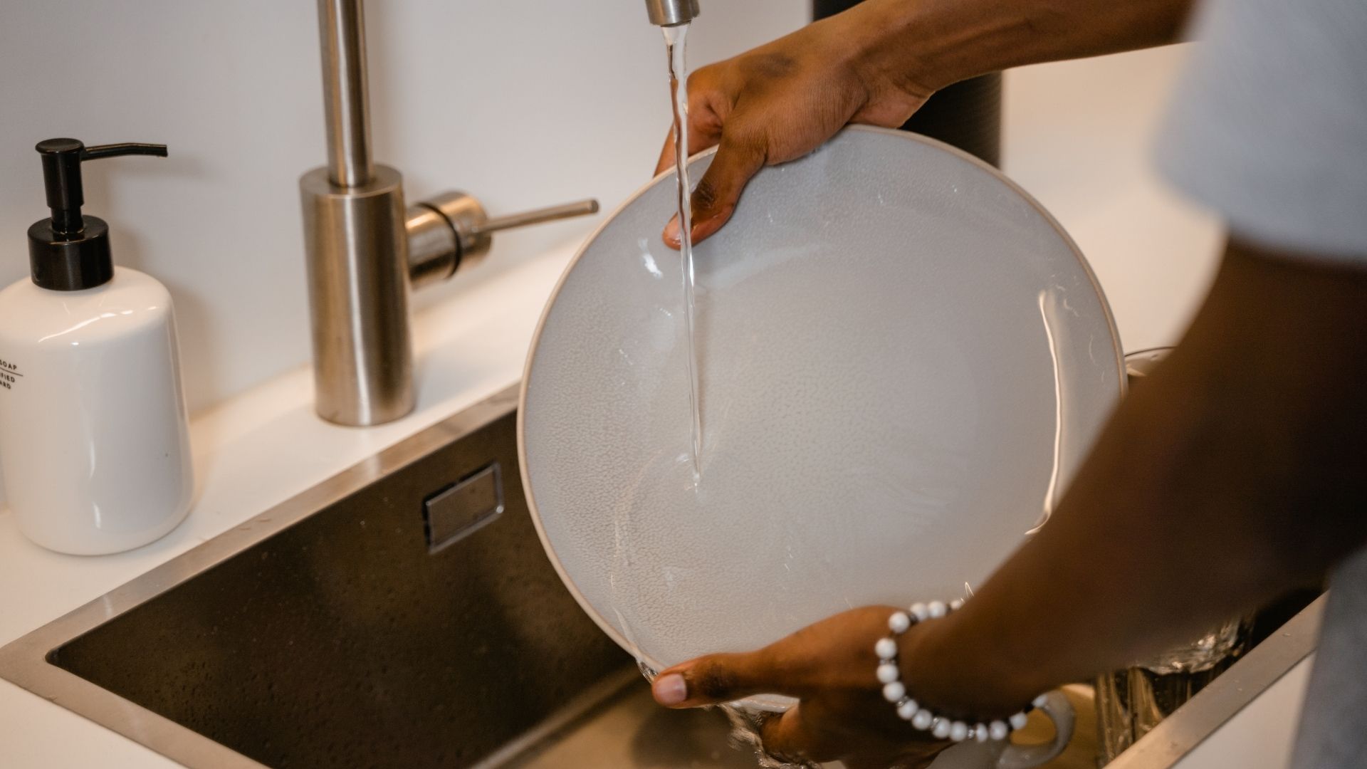 Dishwashing Water Usage